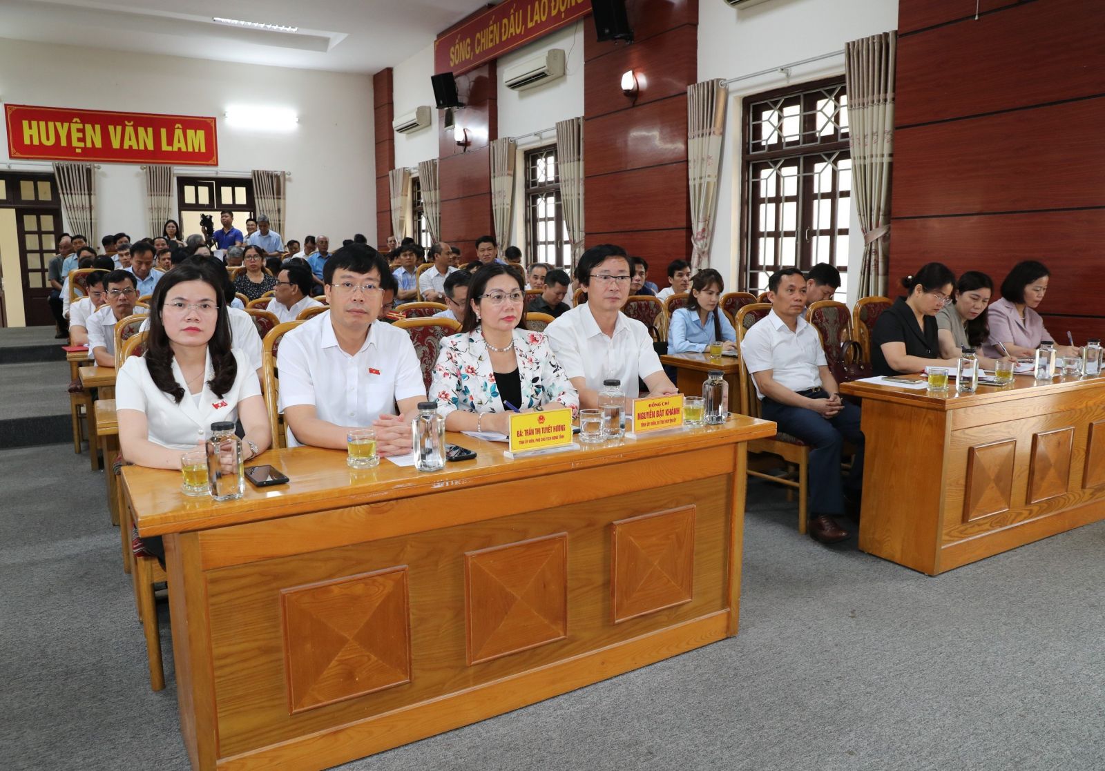 Đoàn đại biểu Quốc hội tỉnh tiếp xúc cử tri trước kỳ họp thứ 7, Quốc hội khóa XV tại huyện Văn Lâm, Văn Giang