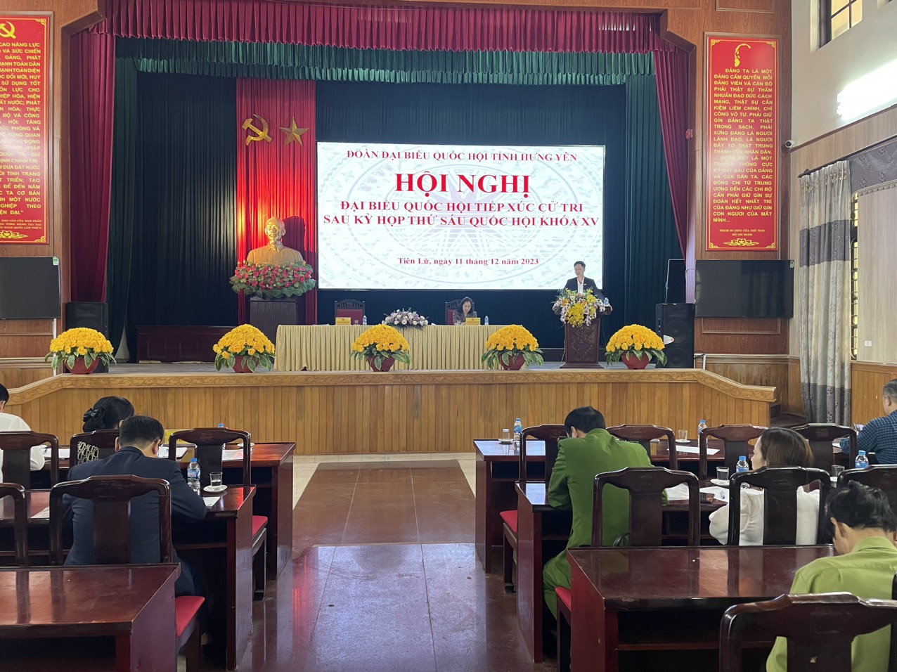 Đoàn đại biểu Quốc hội tỉnh tiếp xúc cử tri sau kỳ họp thứ 6 Quốc hội khóa XV tại huyện Tiên Lữ