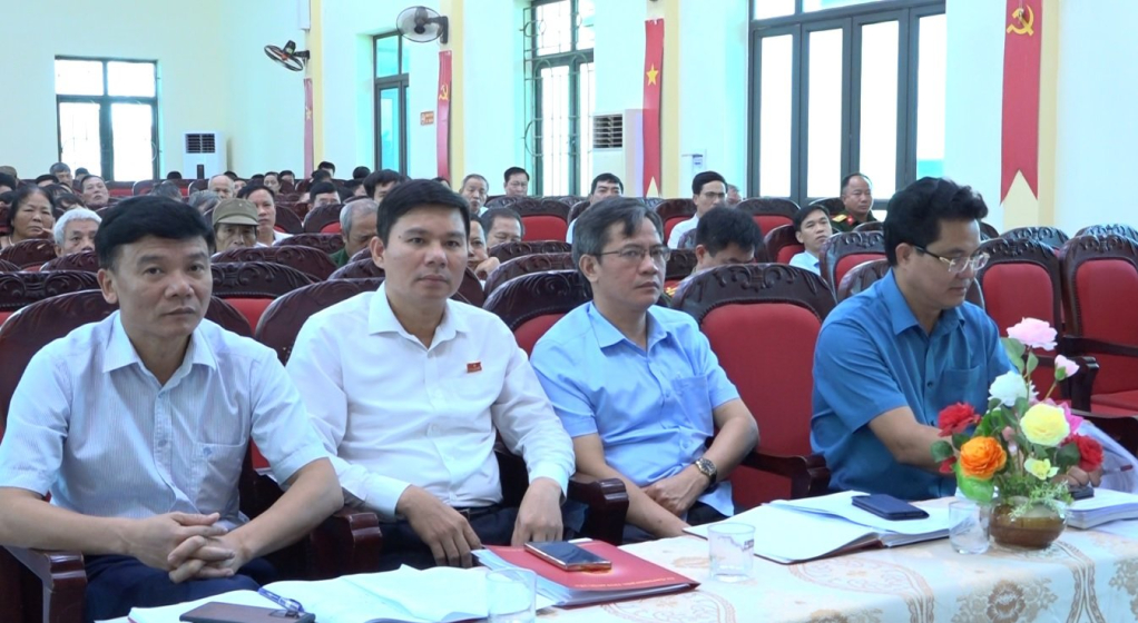 Đại biểu Hội đồng nhân dân tỉnh tiếp xúc cử tri huyện Văn Giang, Kim Động trước kỳ họp thường lệ cuối năm 2023 của Hội đồng nhân dân tỉnh khóa XVII, nhiệm kỳ 2021-2026