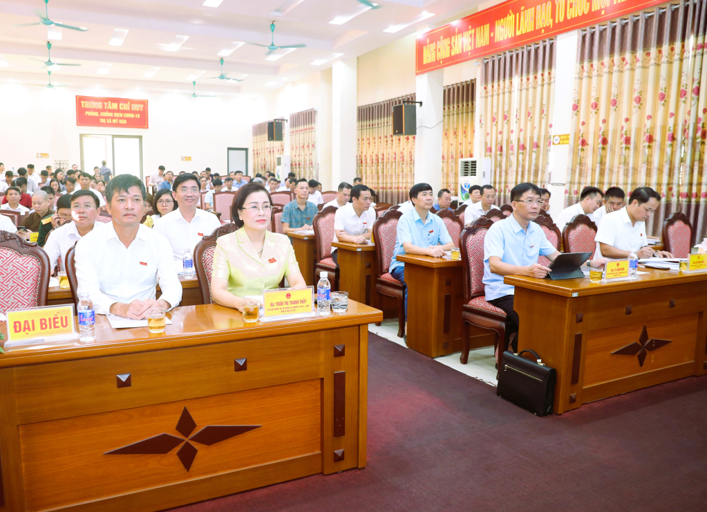 Hội đồng nhân dân thị xã Mỹ Hào: Lấy phiếu tín nhiệm đối với những người giữ chức vụ do Hội đồng nhân dân thị xã bầu