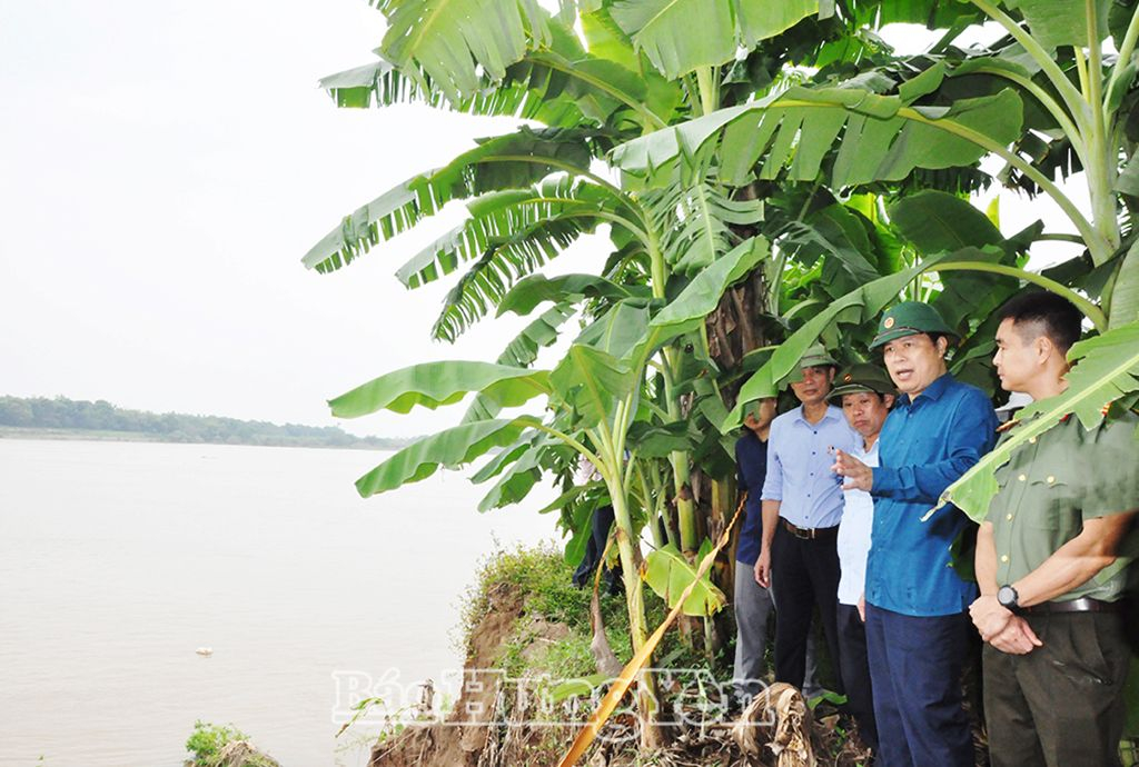 Đồng chí Trần Quốc Toản, Phó Bí thư Thường trực Tỉnh ủy, Chủ tịch HĐND tỉnh kiểm tra công tác phòng, chống bão số 3